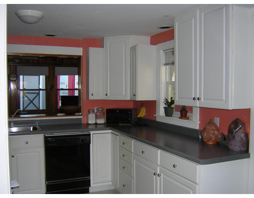 98 Homestead Road Lowell, MA 01850 - Photo 4 of 19 Gallery Image 4