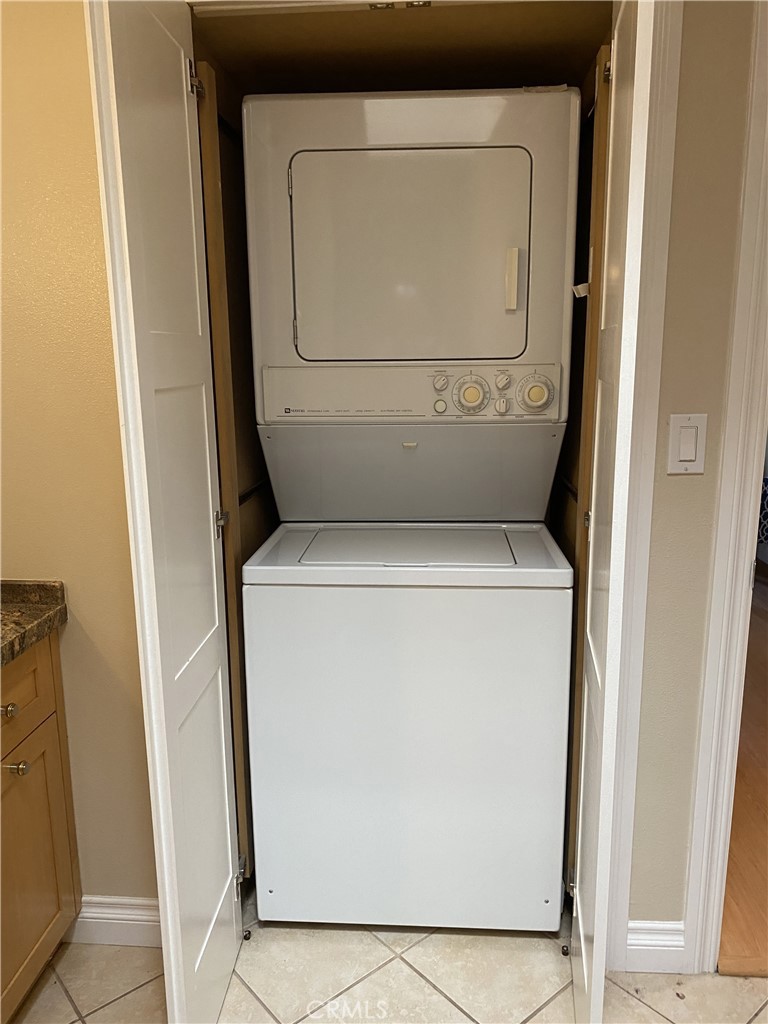 1771 Sunningdale Road Seal Beach, CA 90740 - Photo 22 of 30 a utility room with dryer and washer