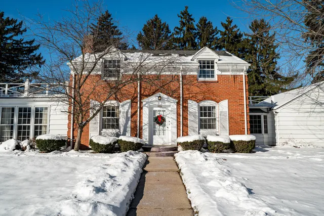 $449,000 | 3352 North Elmwood Drive, Elmwood Park, WI 53405