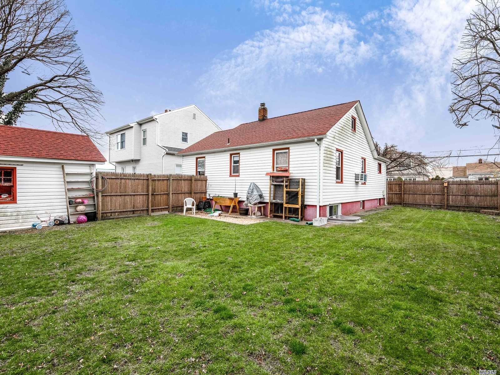 2820 Royle Street Bellmore, NY 11710 - Photo 13 of 13 Gallery Image 13
