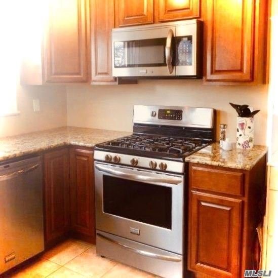 2820 Royle Street Bellmore, NY 11710 - Photo 6 of 13 Gallery Image 6