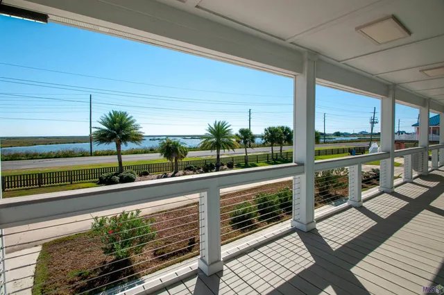 $995,000 | 102 Constantin Drive, Golden Meadow, LA 70357