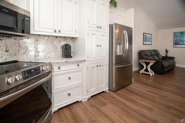 $995,000 | 102 Constantin Drive, Golden Meadow, LA 70357