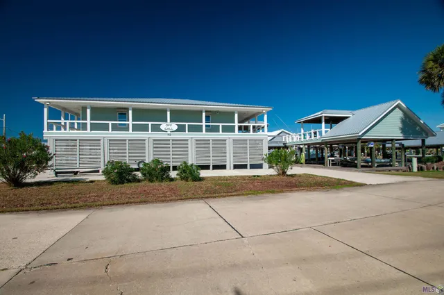 $995,000 | 102 Constantin Drive, Golden Meadow, LA 70357