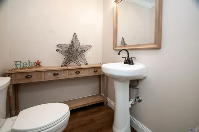 $995,000 | 102 Constantin Drive, Golden Meadow, LA 70357