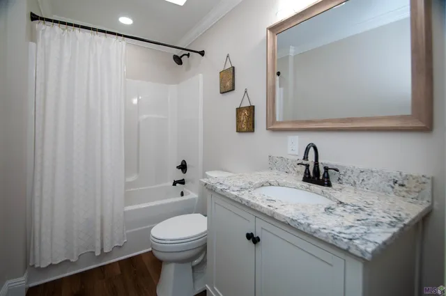 $995,000 | 102 Constantin Drive, Golden Meadow, LA 70357