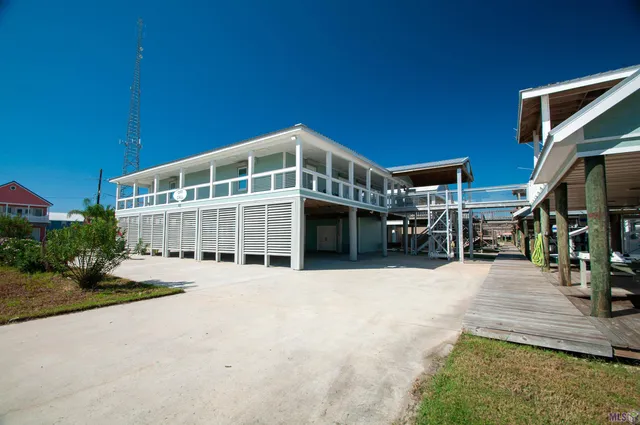 $995,000 | 102 Constantin Drive, Golden Meadow, LA 70357