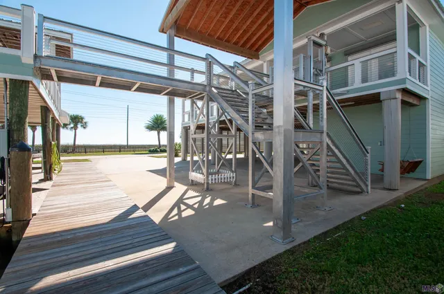 $995,000 | 102 Constantin Drive, Golden Meadow, LA 70357