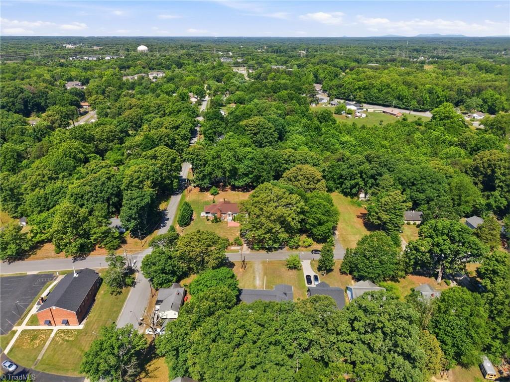 2104 Sheldon Road Greensboro, NC 27405 - Photo 46 of 49