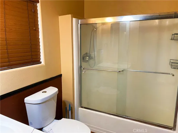 a close view of sink and tap