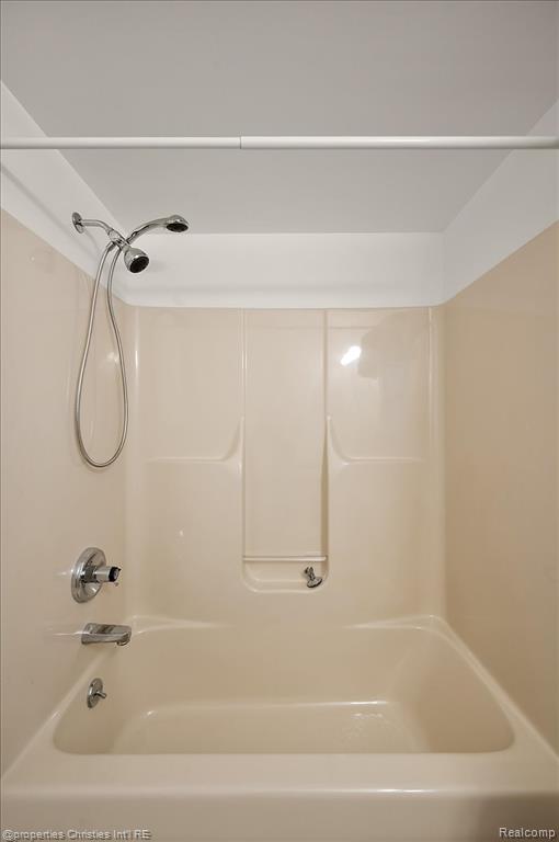 955 Rikki Ann Wixom, MI 48393 - Photo 50 of 54 Gallery Image 50
