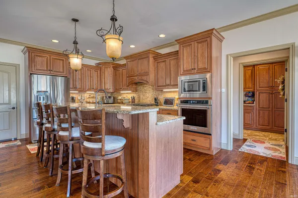 $675,000 | 18939 Amherst Lane, Evansville, IN 47725