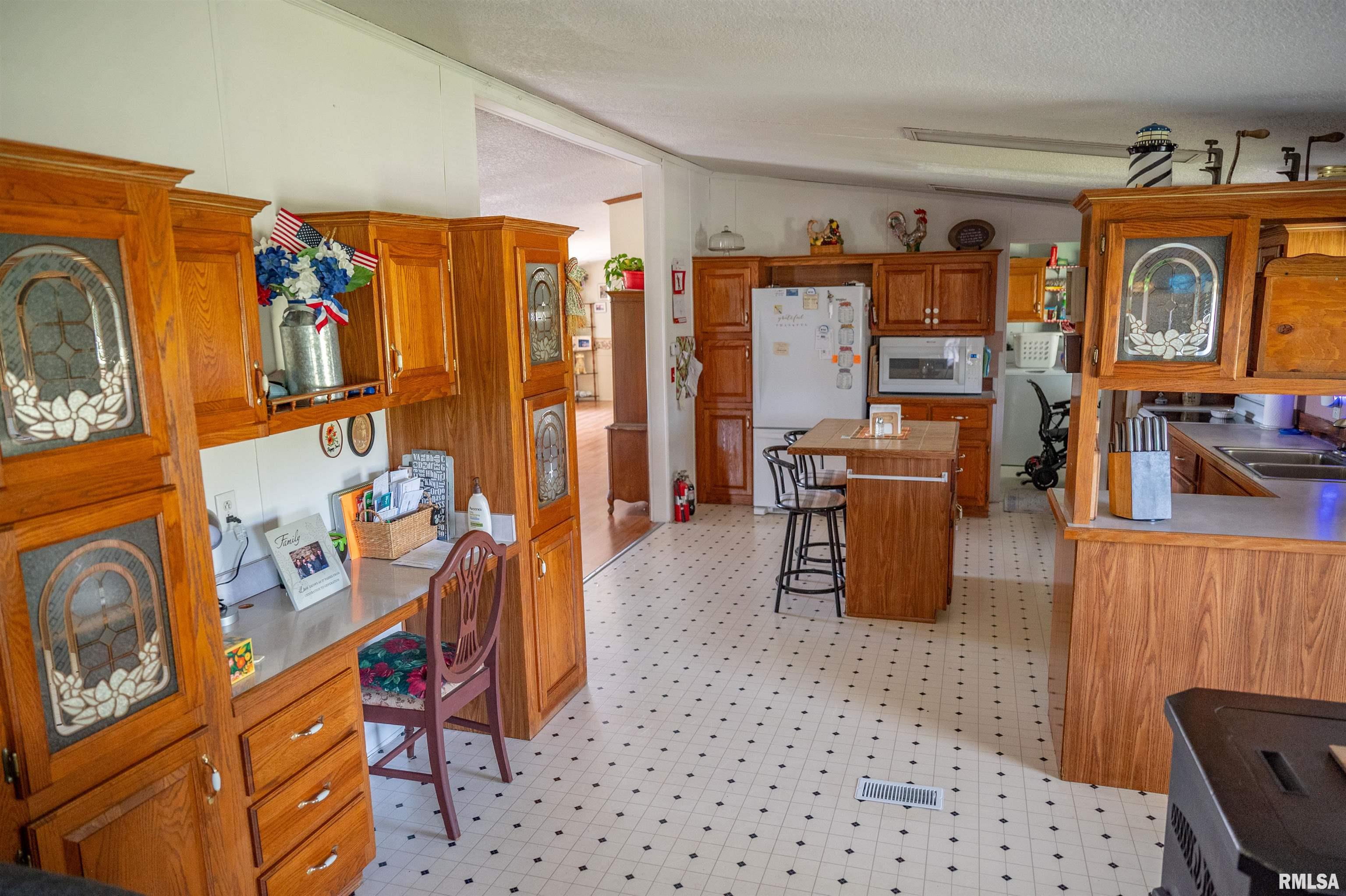 1752 Duncan Road Murrayville, IL 62668 - Photo 14 of 55