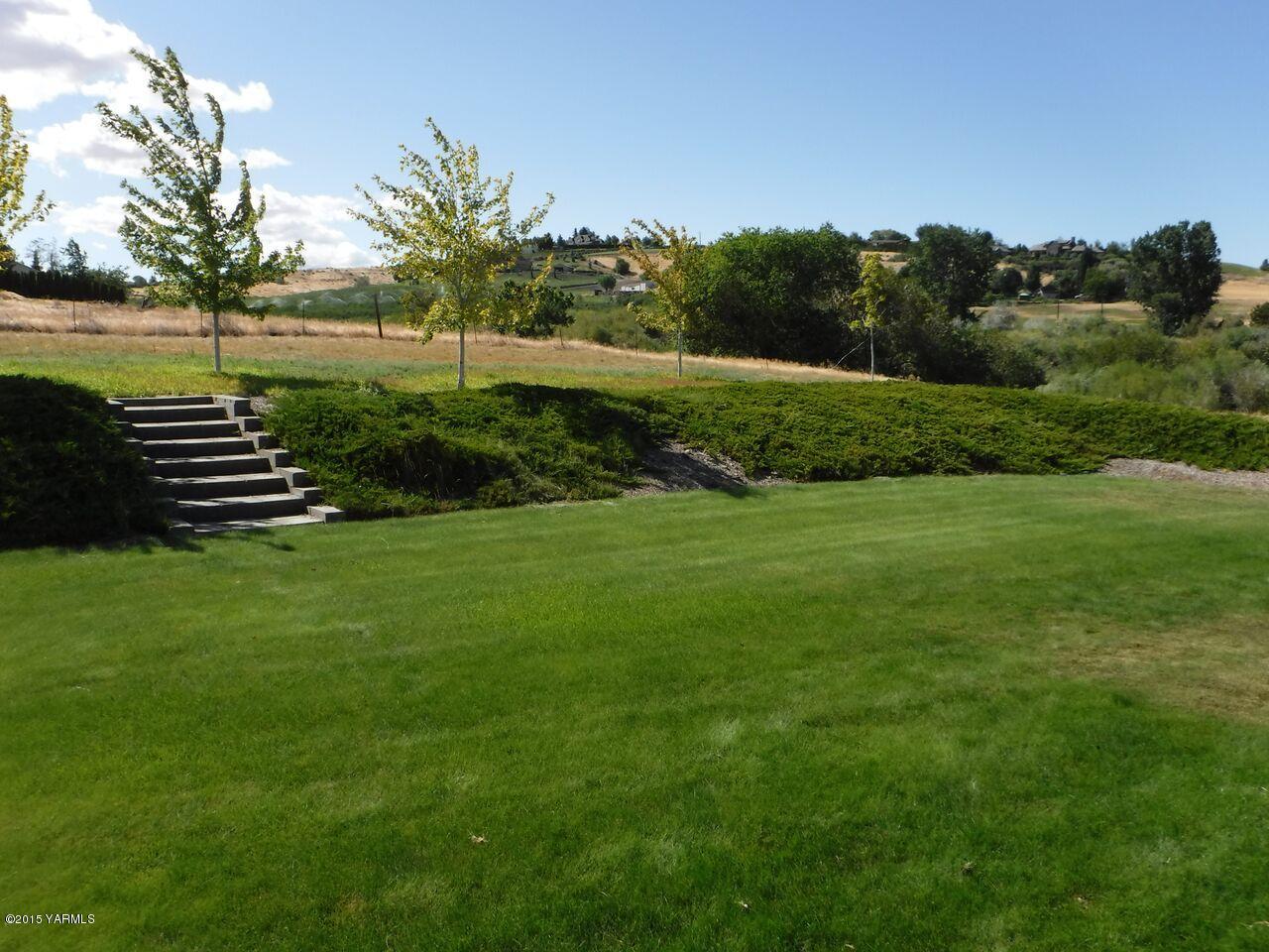 11301 Summitview Ext Road Yakima, WA 98908 - Photo 45 of 45 a view of outdoor space and yard