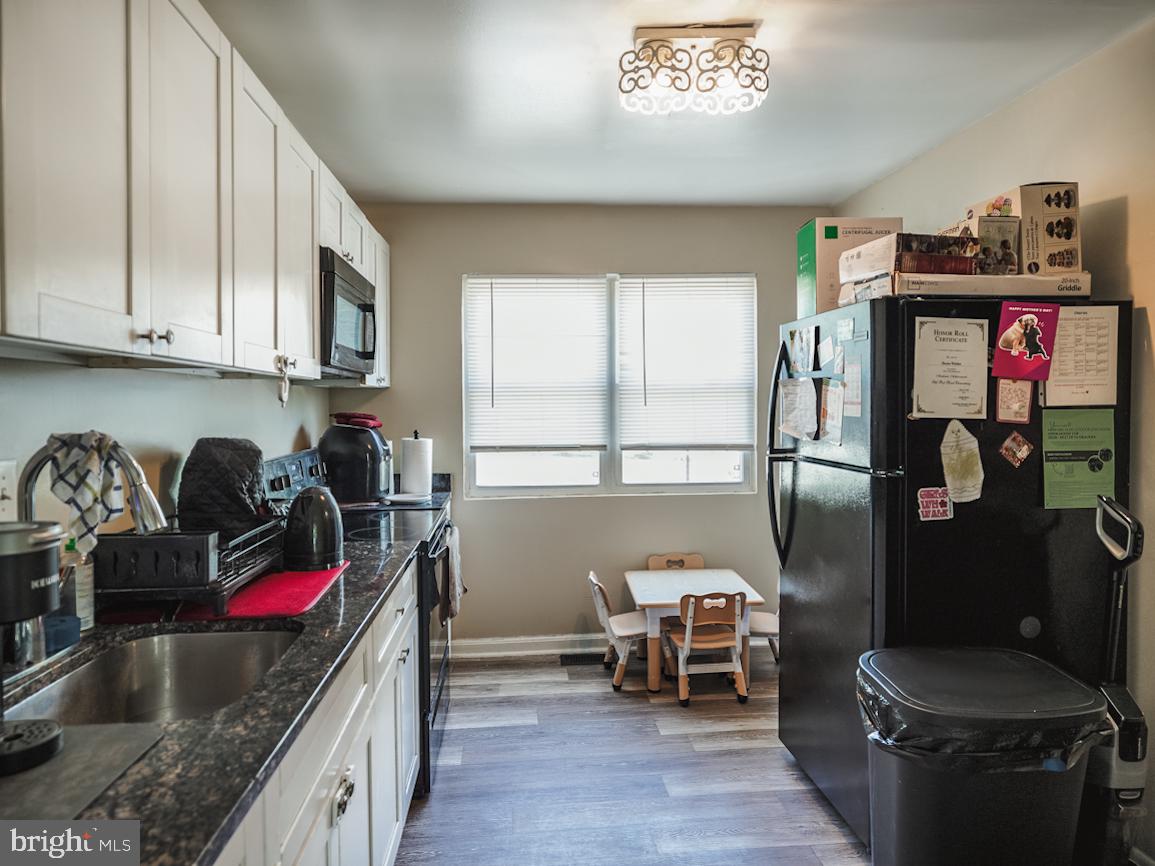 1977 Brookside Drive Edgewood, MD 21040 - Photo 5 of 16 Cozy kitchen with modern touches.