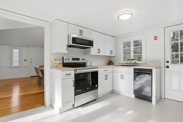 $679,000 | 261 Central Street, Rowley, MA 01969