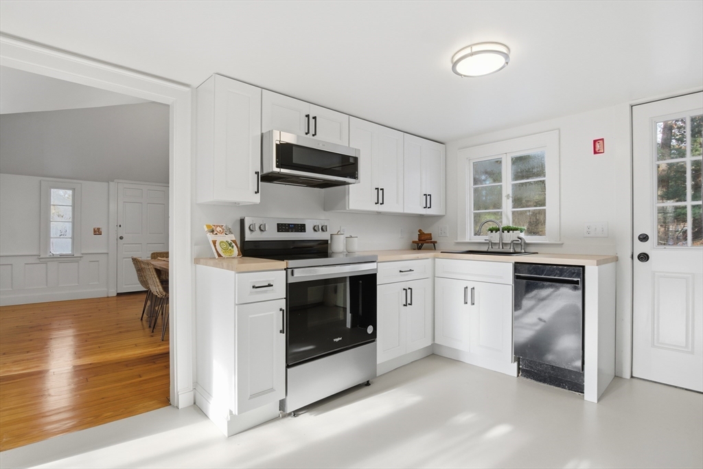 261 Central Street Rowley, MA 01969 - Photo 10 of 30