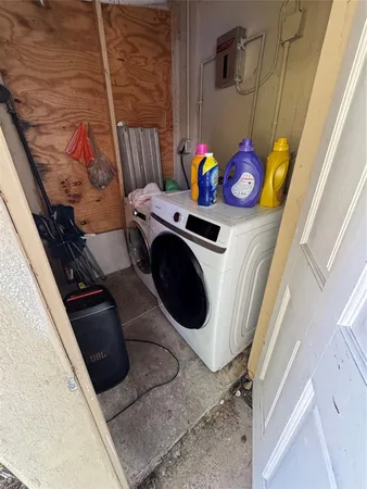 $1,300 | 1111 North 25th Avenue, Hollywood, FL 33020