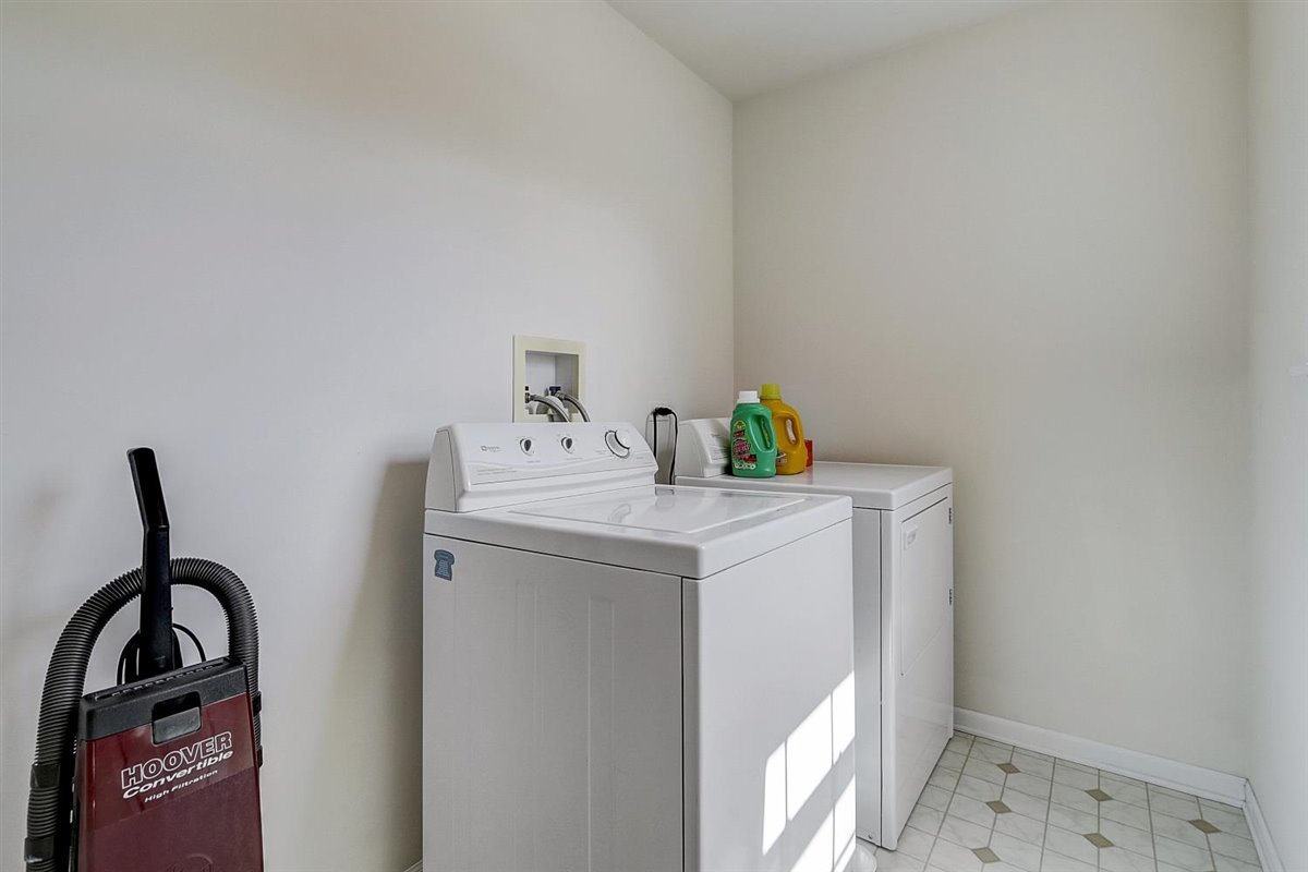 231 Ridge Road North Aurora, IL 60542 - Photo 23 of 31 a utility room with dryer and washer