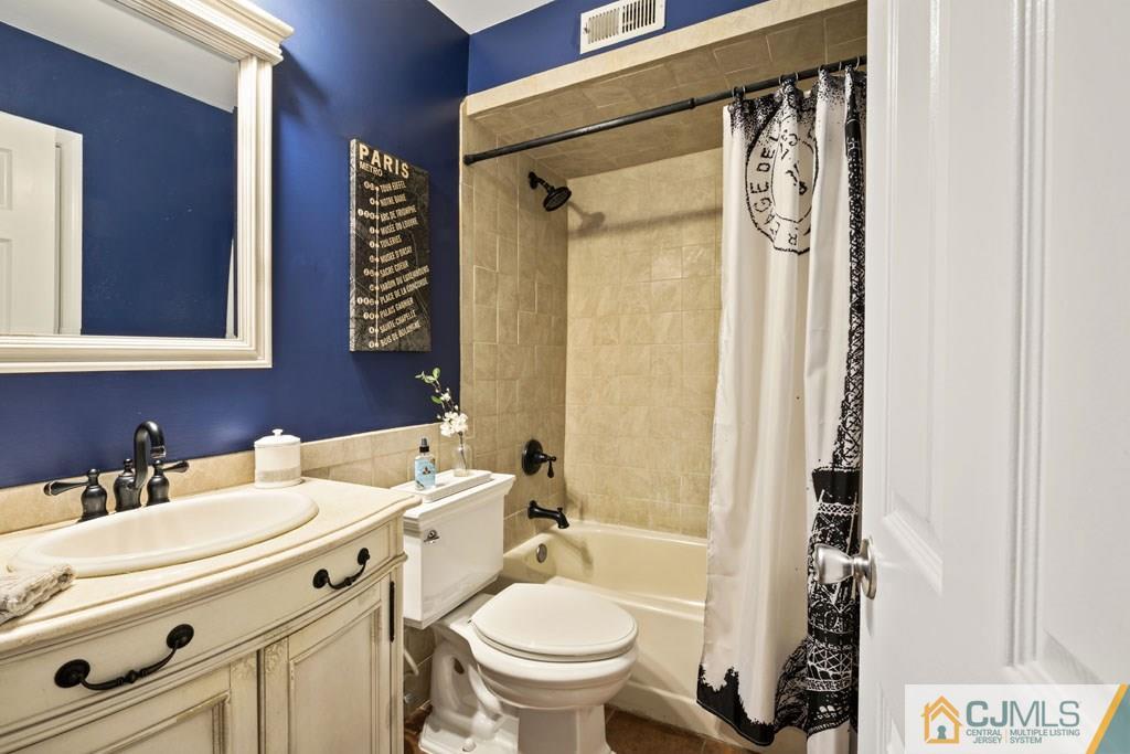 17 Sweet Gum Road Howell, NJ 07731 - Photo 16 of 24 Gallery Image 16