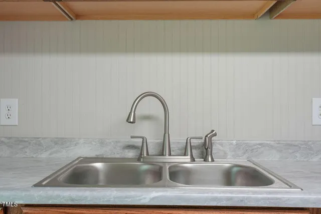 a close view of sink and tap