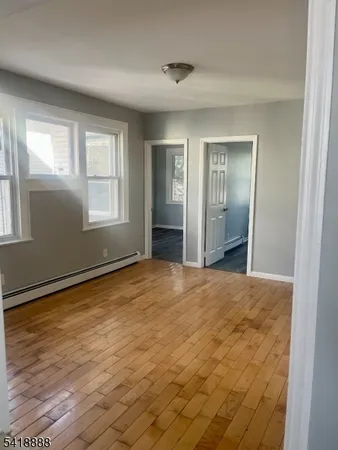 $2,300 | 95 Alexander Street, Newark, NJ 07106