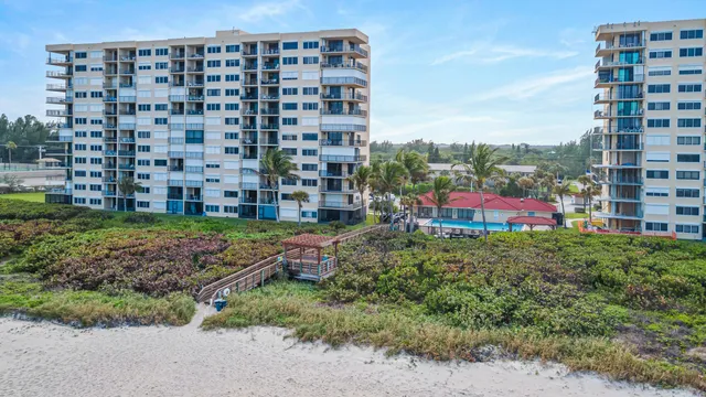 $2,500 | 4225 North Hwy A1A, Unit 17, Hutchinson Island, FL 34949