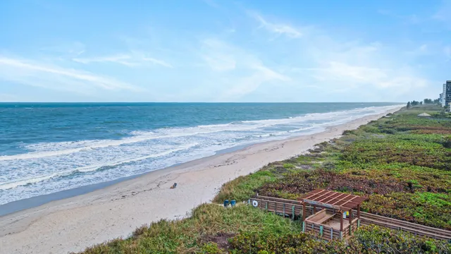 $2,500 | 4225 North Hwy A1A, Unit 17, Hutchinson Island, FL 34949