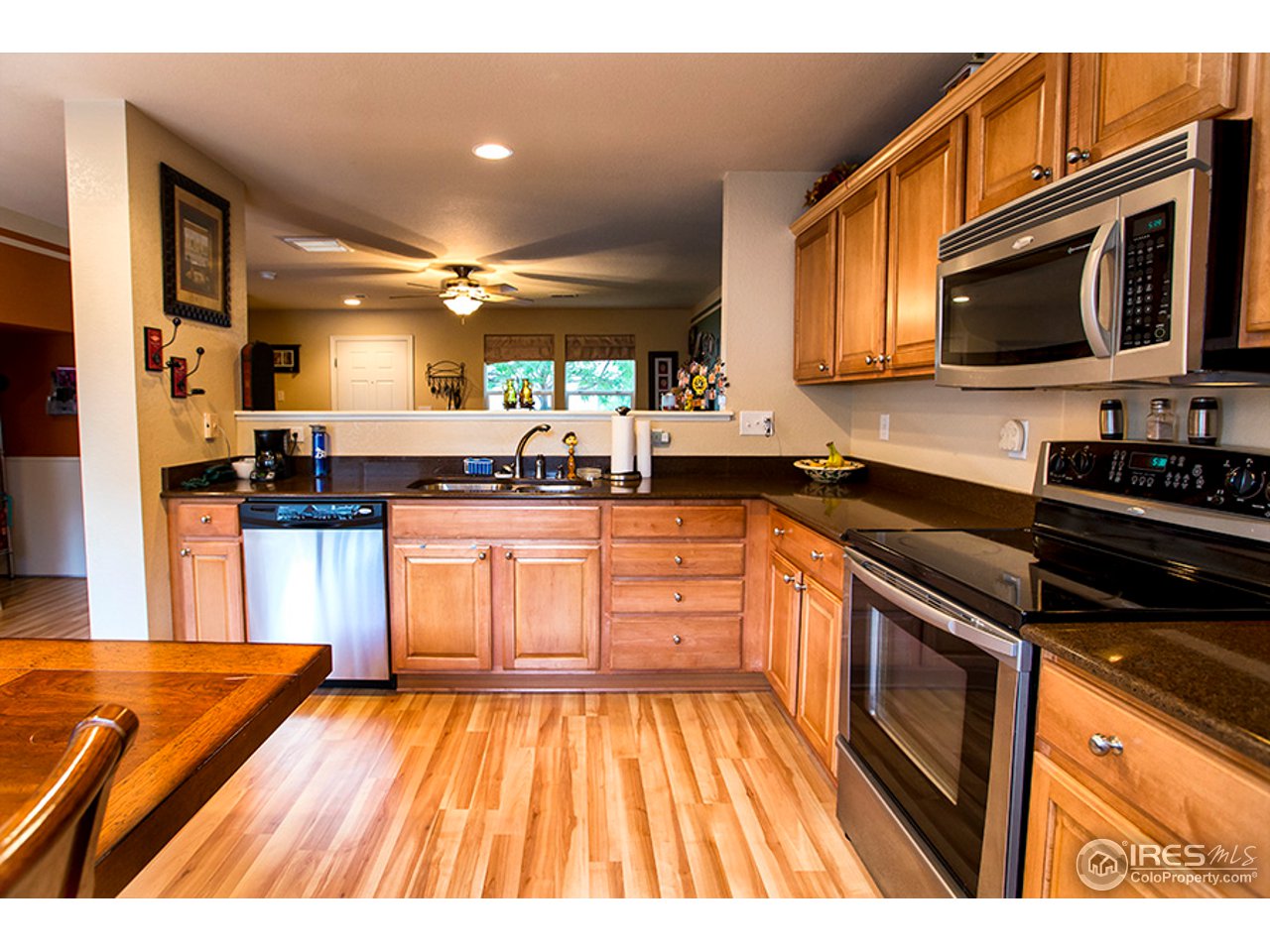 10437 Lower Ridge Road Longmont, CO 80504 - Photo 5 of 19 Stainless steel Appliances