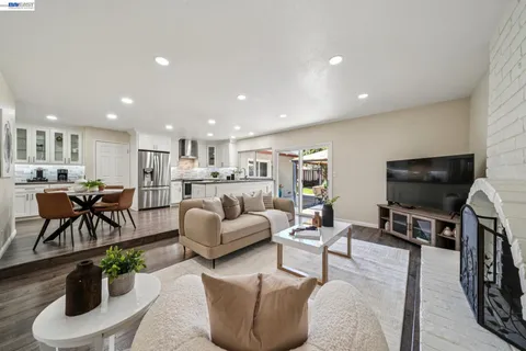 $1,699,000 | 7403 Hillsdale Drive, Pleasanton, CA 94588