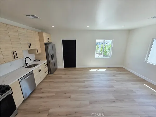 $2,295 | 17103 1/2 Kingsbury Street, Granada Hills, CA 91344