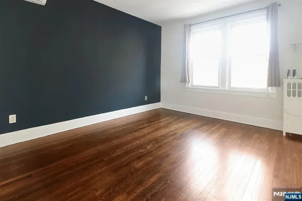 $2,250 | 426 Columbia Avenue, Unit 2, Cliffside Park, NJ 07010