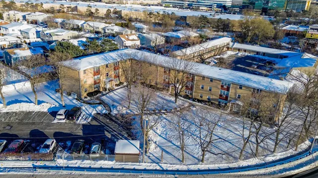 $374,999 | 2-radio Ave Secaucus Road, Unit C12, Secaucus, NJ 07094