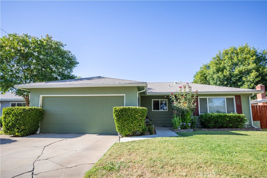 847 Seneca Street Merced, CA 95340 - Photo 3 of 6 a front view of a house with a yard