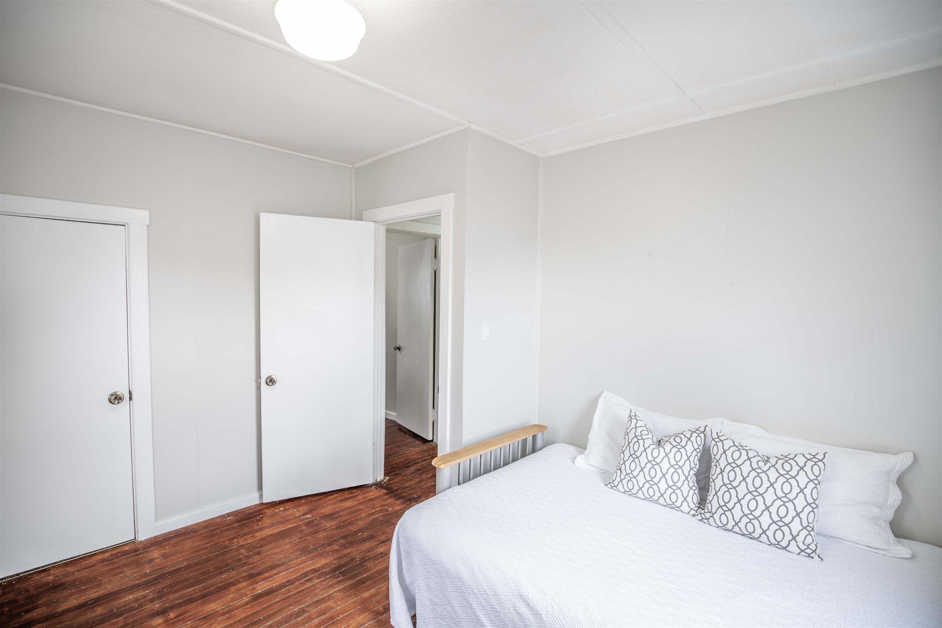 261 Bell Street Manchester, NH 03103 - Photo 14 of 28