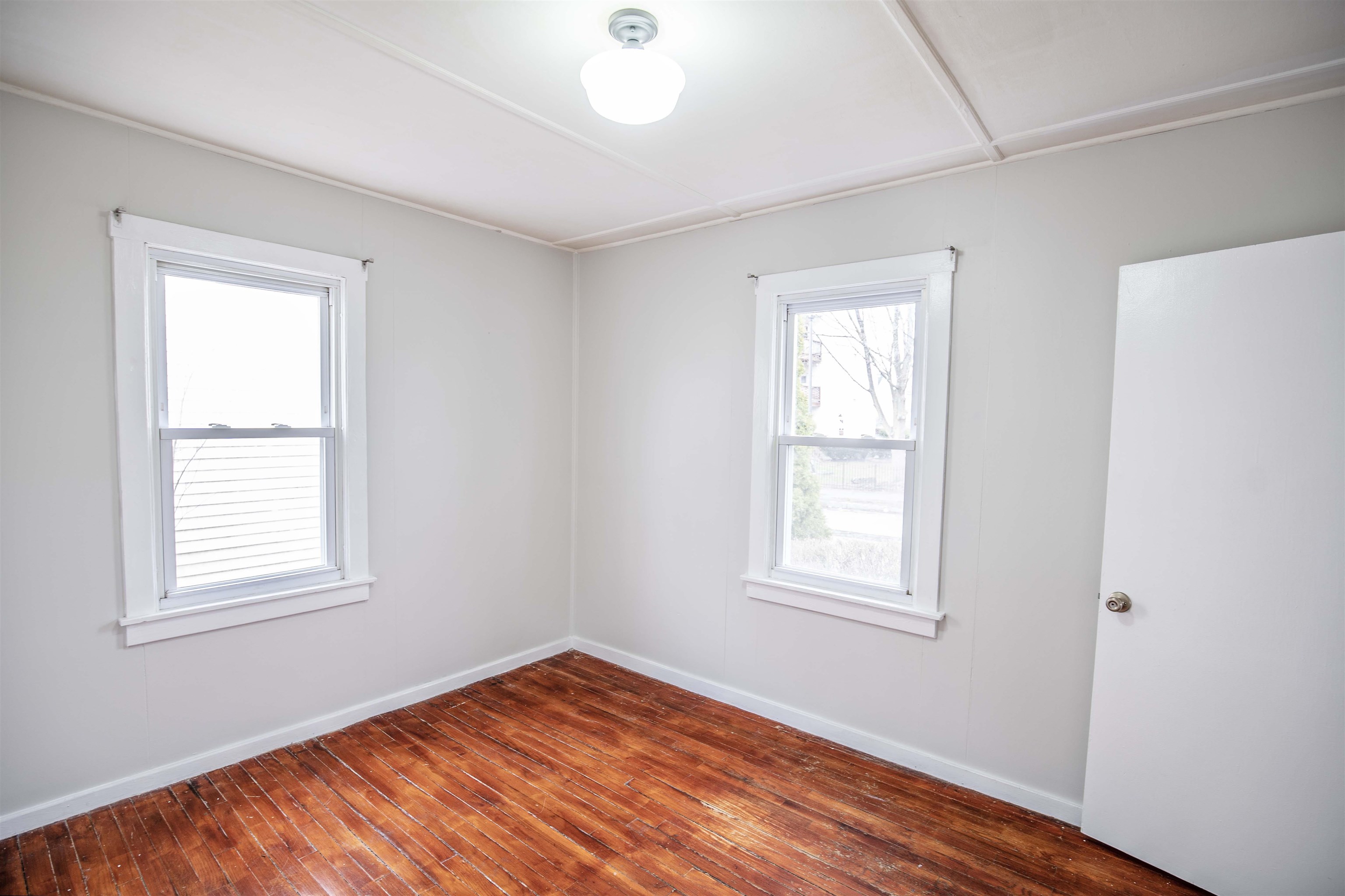 261 Bell Street Manchester, NH 03103 - Photo 16 of 28