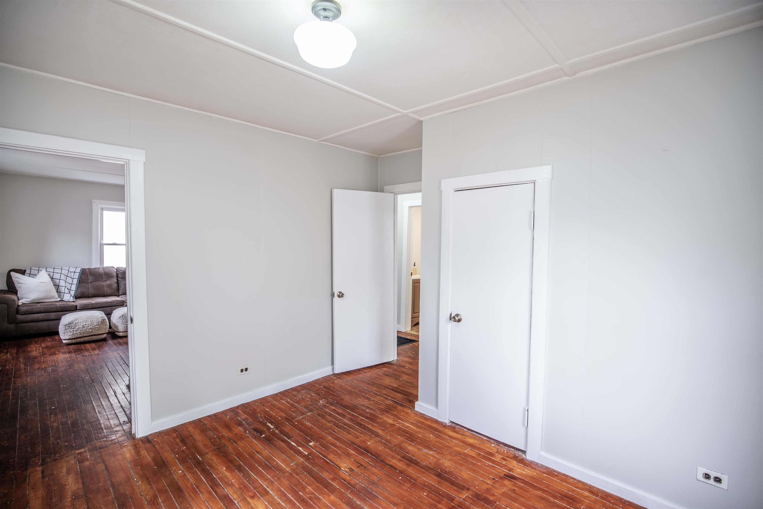 261 Bell Street Manchester, NH 03103 - Photo 17 of 28