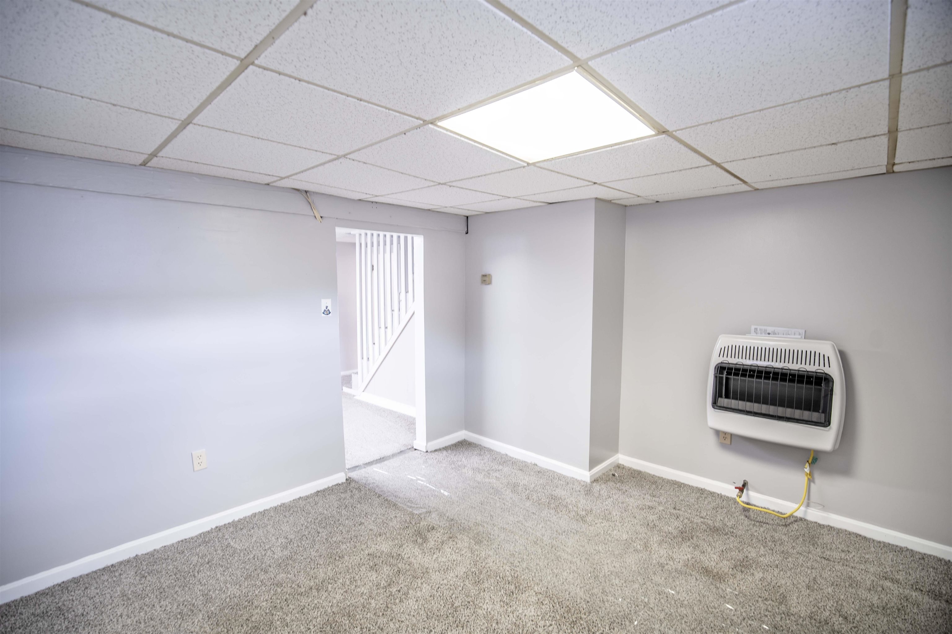 261 Bell Street Manchester, NH 03103 - Photo 19 of 28