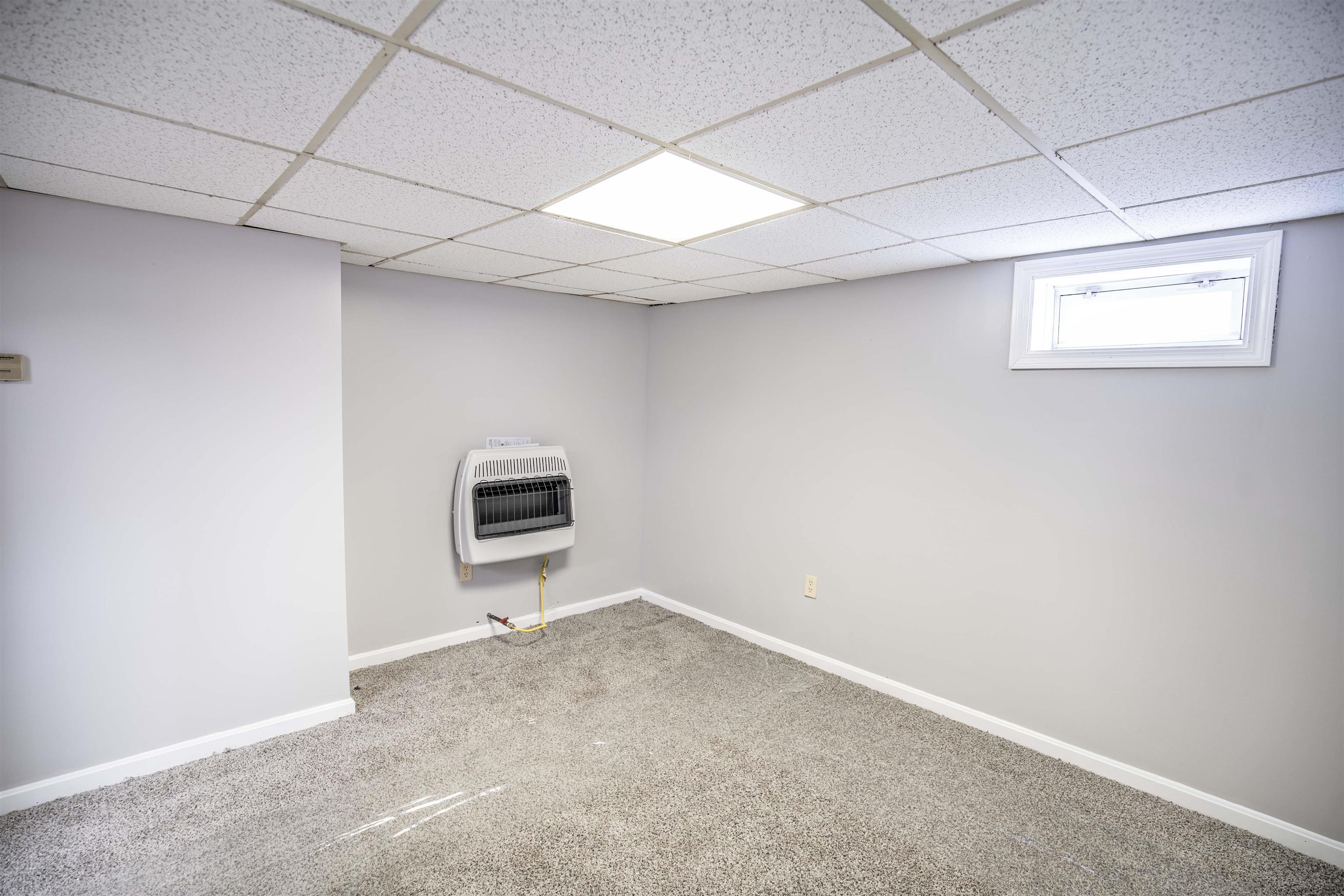 261 Bell Street Manchester, NH 03103 - Photo 20 of 28