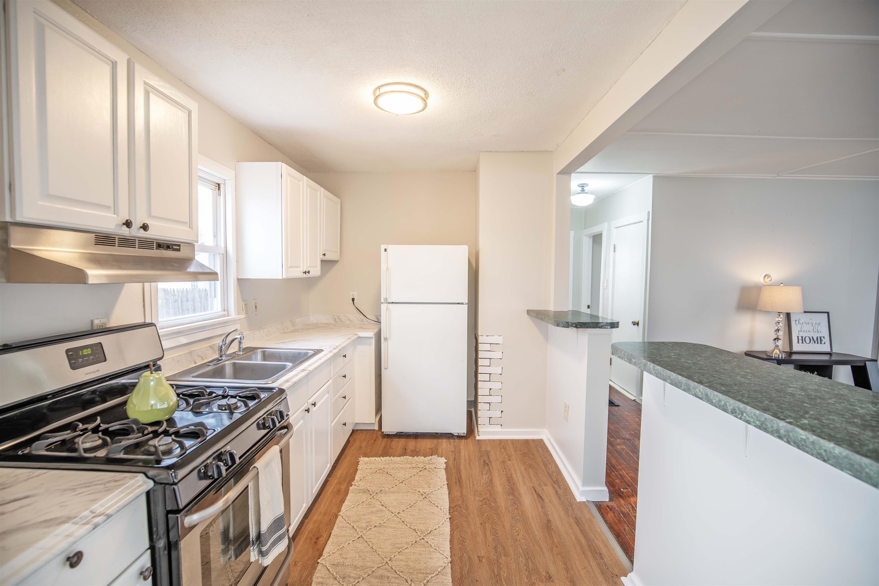 261 Bell Street Manchester, NH 03103 - Photo 5 of 28