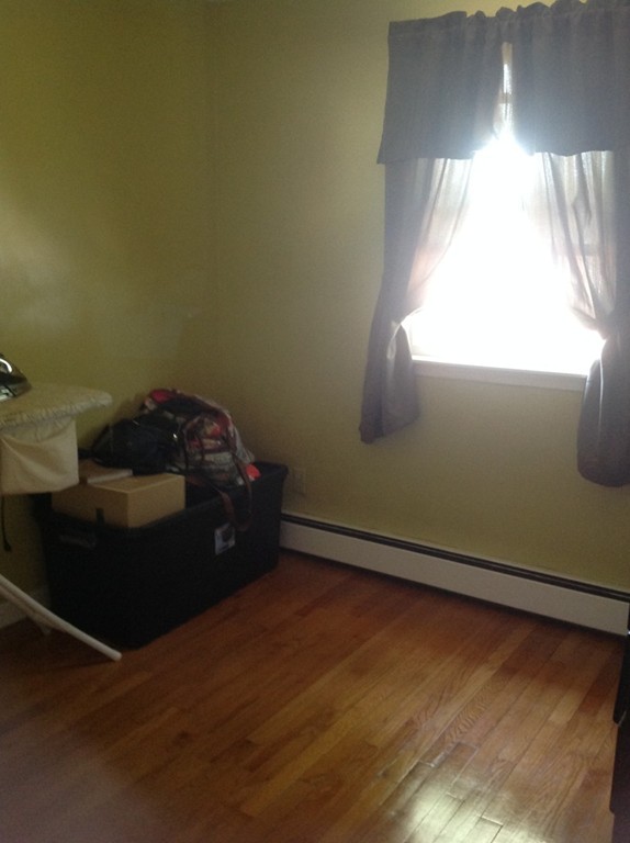 382 Springfield Street Springfield, MA 01107 - Photo 21 of 30 Gallery Image 21