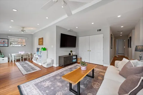 $949,000 | 530 Woodland Lane South, Northfield, IL 60093