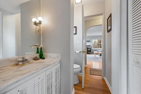 $949,000 | 530 Woodland Lane South, Northfield, IL 60093