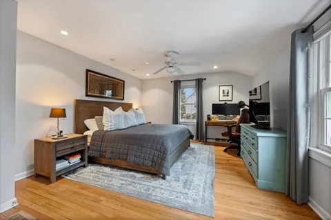 $949,000 | 530 Woodland Lane South, Northfield, IL 60093