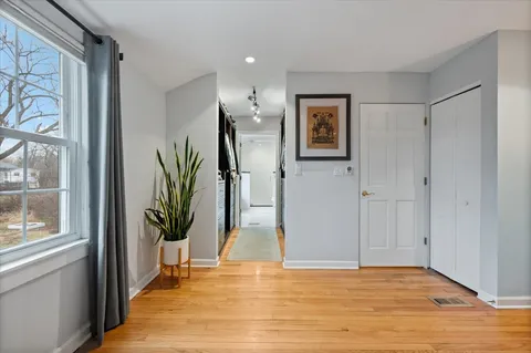 $949,000 | 530 Woodland Lane South, Northfield, IL 60093