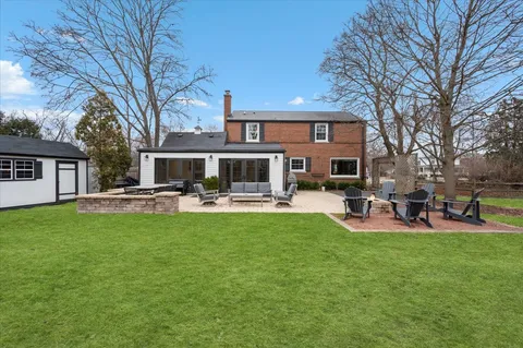 $949,000 | 530 Woodland Lane South, Northfield, IL 60093