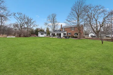 $949,000 | 530 Woodland Lane South, Northfield, IL 60093