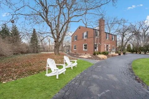 $949,000 | 530 Woodland Lane South, Northfield, IL 60093