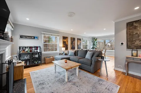 $949,000 | 530 Woodland Lane South, Northfield, IL 60093