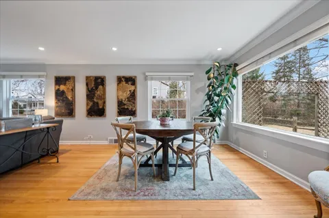 $949,000 | 530 Woodland Lane South, Northfield, IL 60093